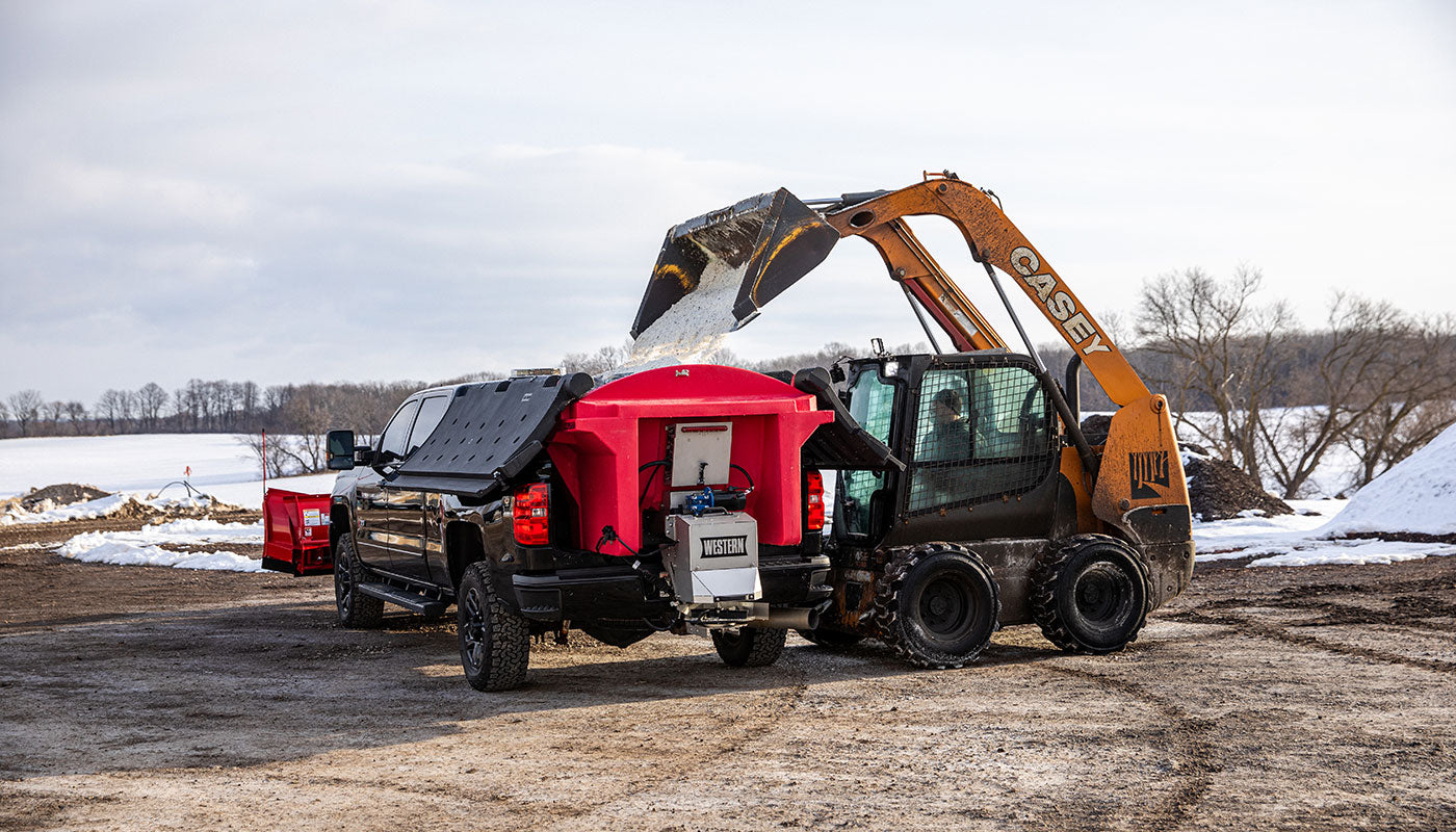 WESTERN® MARAUDER™ Poly Hopper Chain Drive Spreader