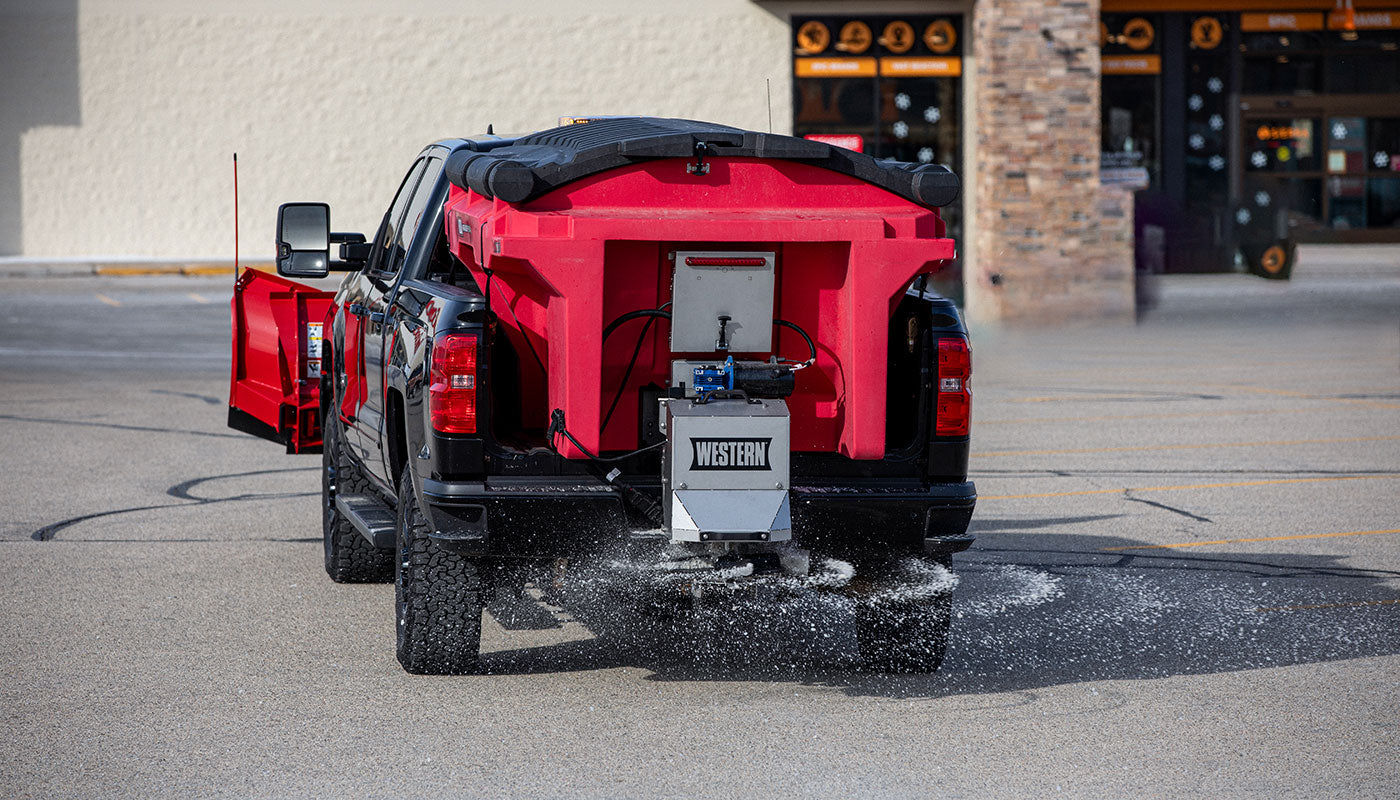 WESTERN® MARAUDER™ Poly Hopper Chain Drive Spreader