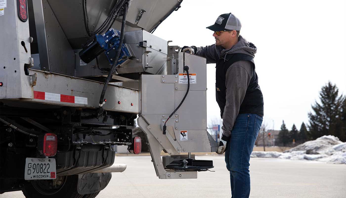 WESTERN® MARAUDER™ Stainless Steel Hopper Chain Drive Spreader