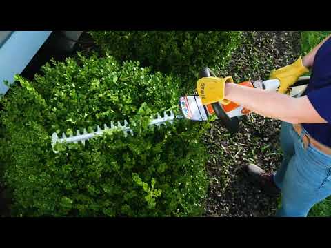 STIHL® – HSA 40 Cordless Hedge Trimmer | 10.8V Battery‑Powered | Battery and Charger Included